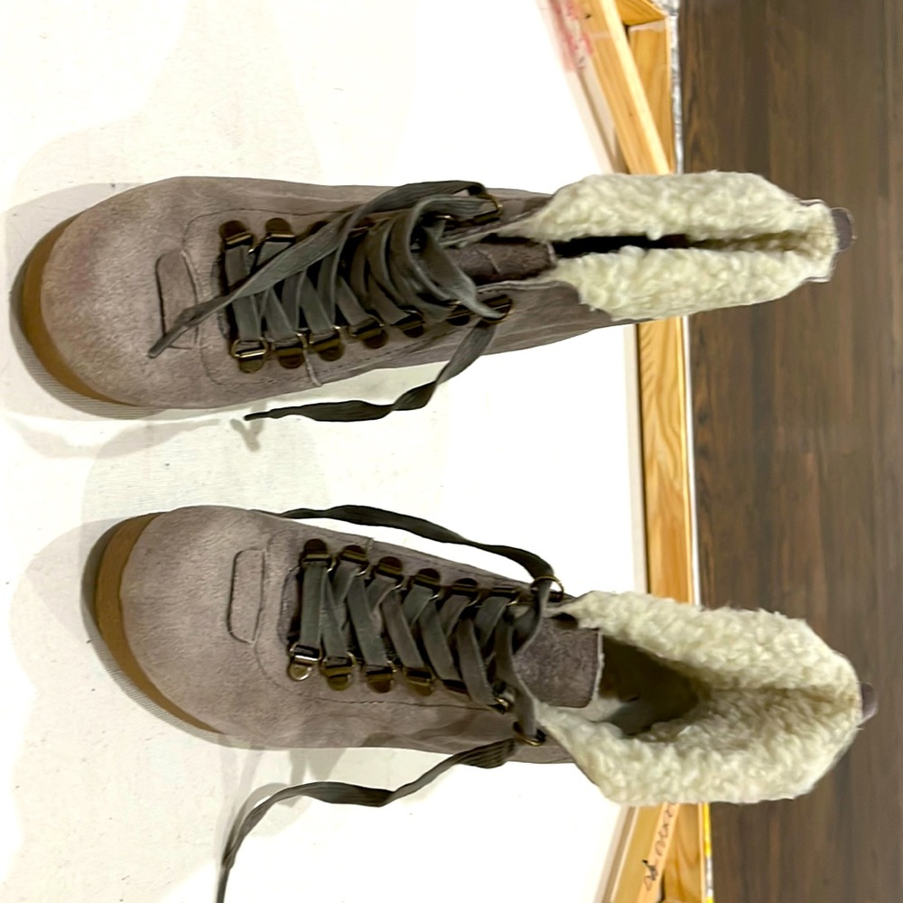 Gray Nine West Booties with Sherpa Lining Size 9.5